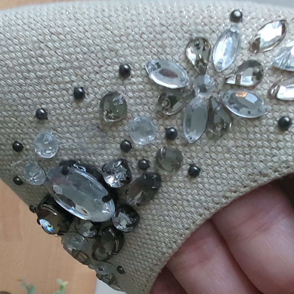 Simply Vera Svanita Natural pointed jeweled canvas flats - Picture 9 of 9